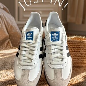 Adidas Samba OG Leather Retro Sneakers
White Black New in Box
SIZE: EU 37